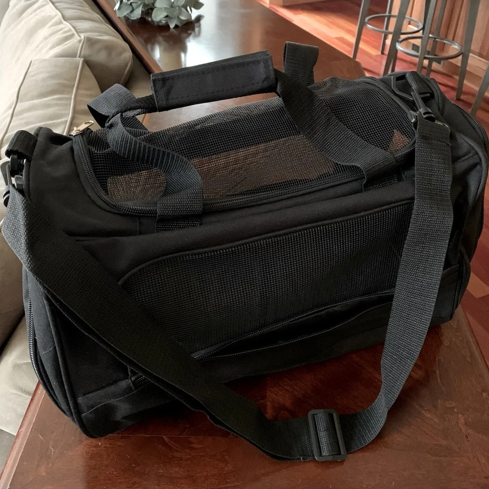 NWOT PET CARRIER! 🐶🐾😻